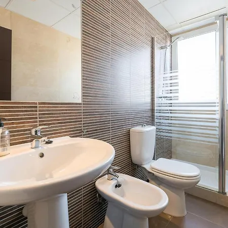 4 Bedroom Lovely In *